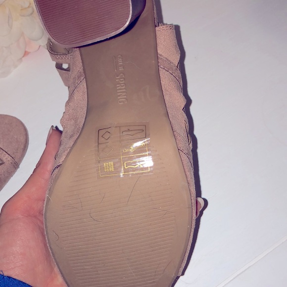 Spring Tan Shoes - Picture 5 of 5